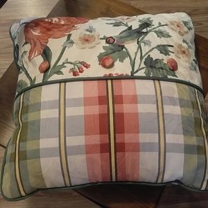 Decorative throw pillow